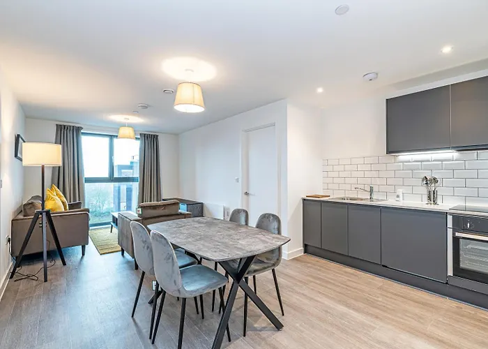 Insignia Apartments By Guestz